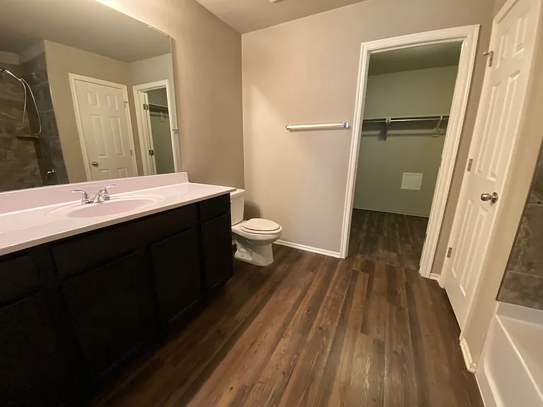 4517 Hunter Blvd — Photo 18