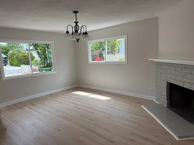 4 bed, 1570 sqft, $4,250 — Photo 2