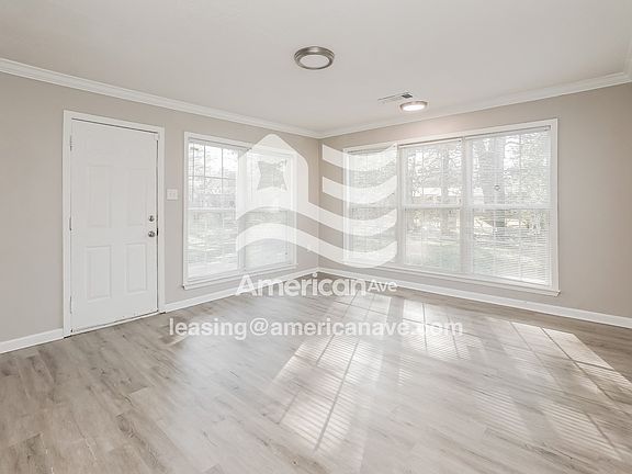 844636_002_living_room_14379675.jpg