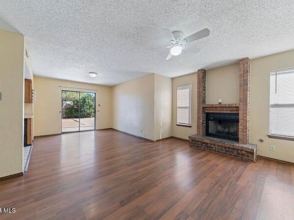 5th image of 1752 Dean Jones St