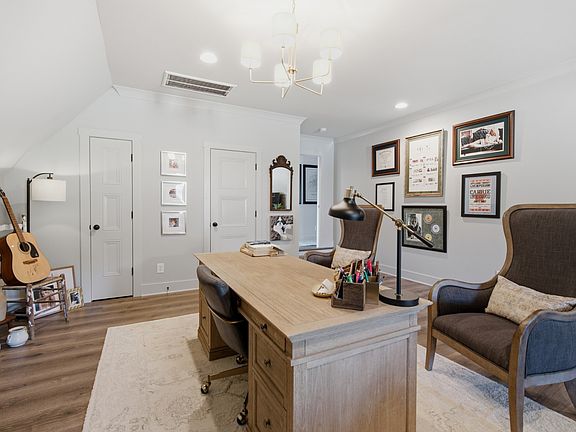 5th image of 146 Seclusion Ct