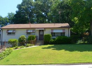 106 Eastwood Rd, Bridgeport, CT 06606