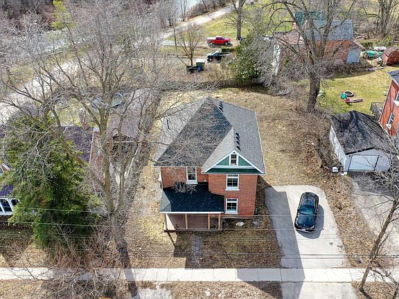 3rd image of 111 Cameron St E