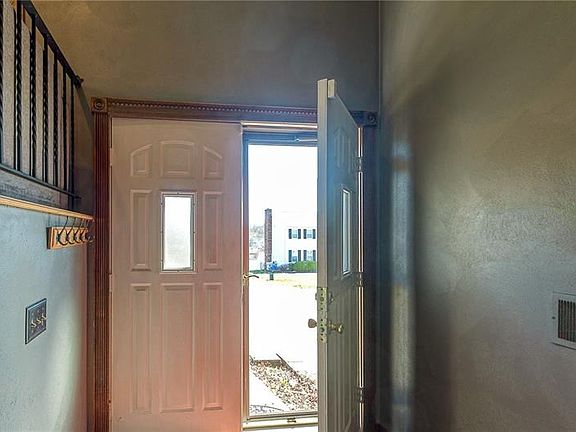 2nd image of 48 Barri Dr