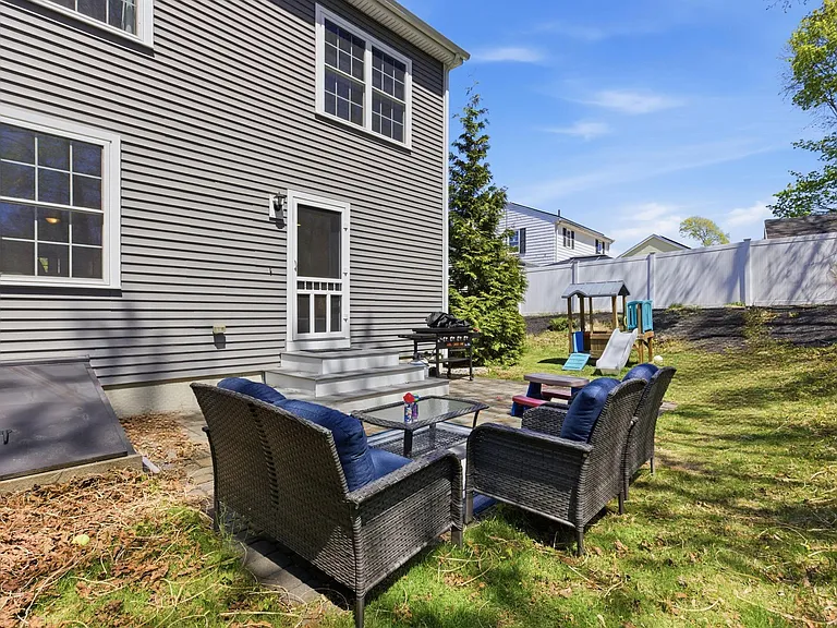 7 Spring Ct #A — Photo 39