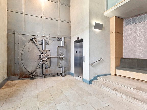 4th image of 300 W 14th St #301