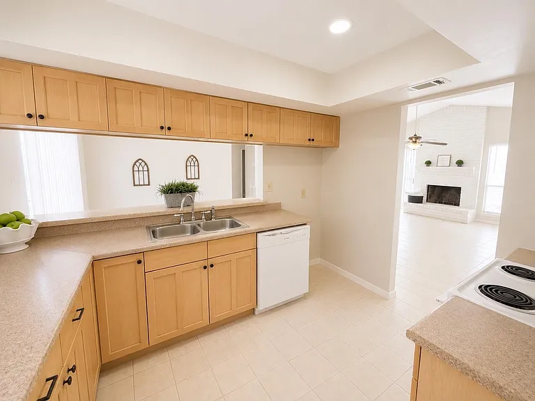 3643 Palm Grove Dr — Photo 7