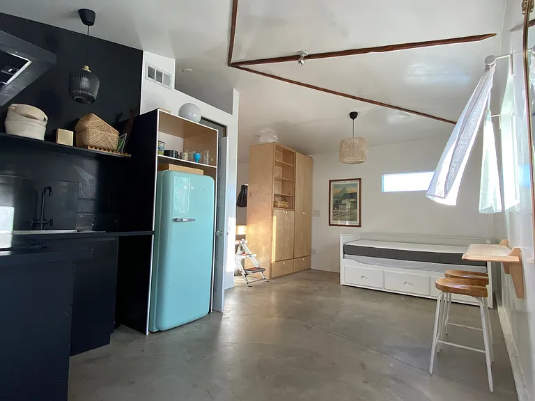 2216 N Indiana Ave — Photo 16