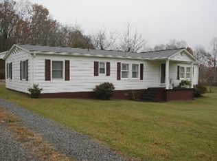 3513 Glen Echo Dr, Big Stone Gap, VA 24219