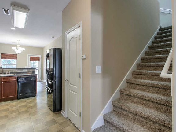 5th image of 532 Pippin Dr