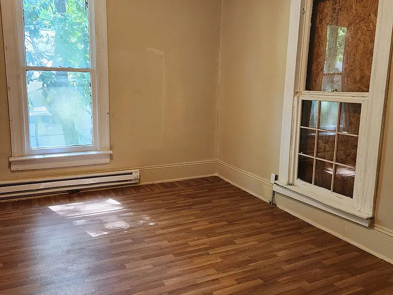 842 Grady St S — Photo 8