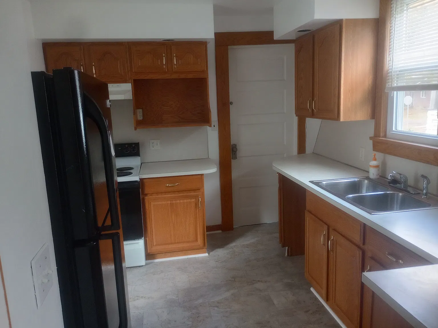 813 McKinley St — Photo 3