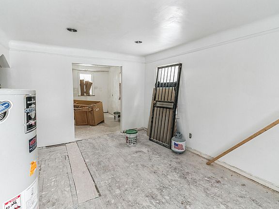 4th image of 11741 Whithorn St