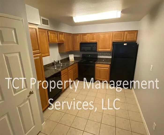 330 S Beck Ave #104 — Photo 4