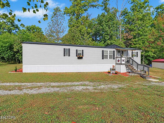 3rd image of 420 Oneida Ln
