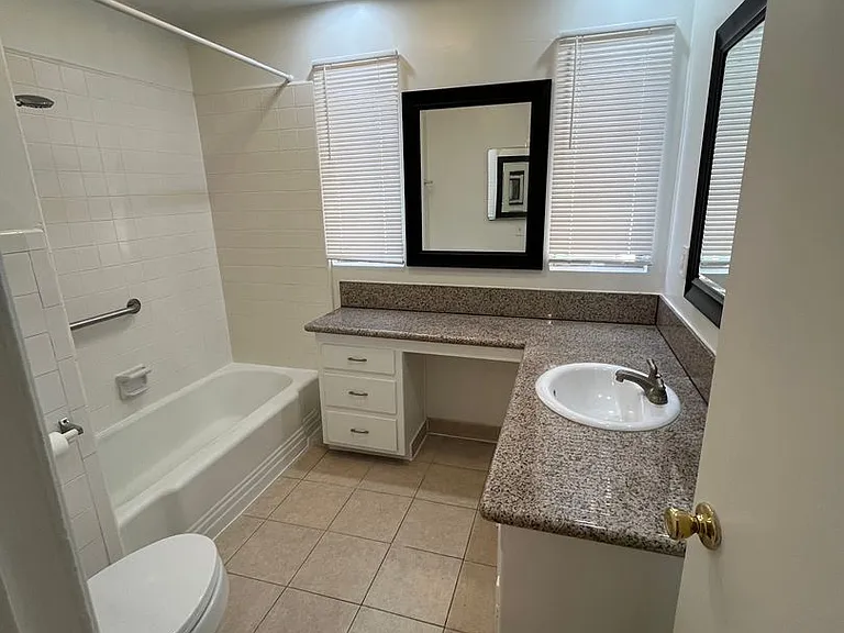 1065 S Holt Ave — Photo 19