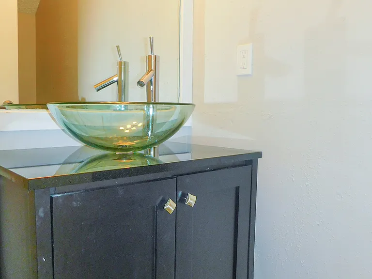 1137 Dallas Dr — Photo 7
