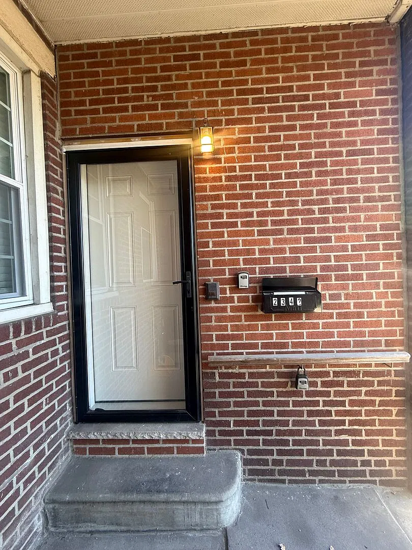 3 bedroom, 1.5 baths house with washer and dryer — Photo 2
