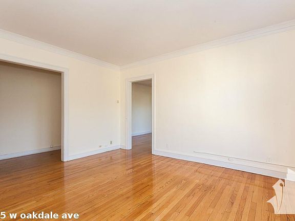 2nd image of 1115 W Oakdale Ave #426