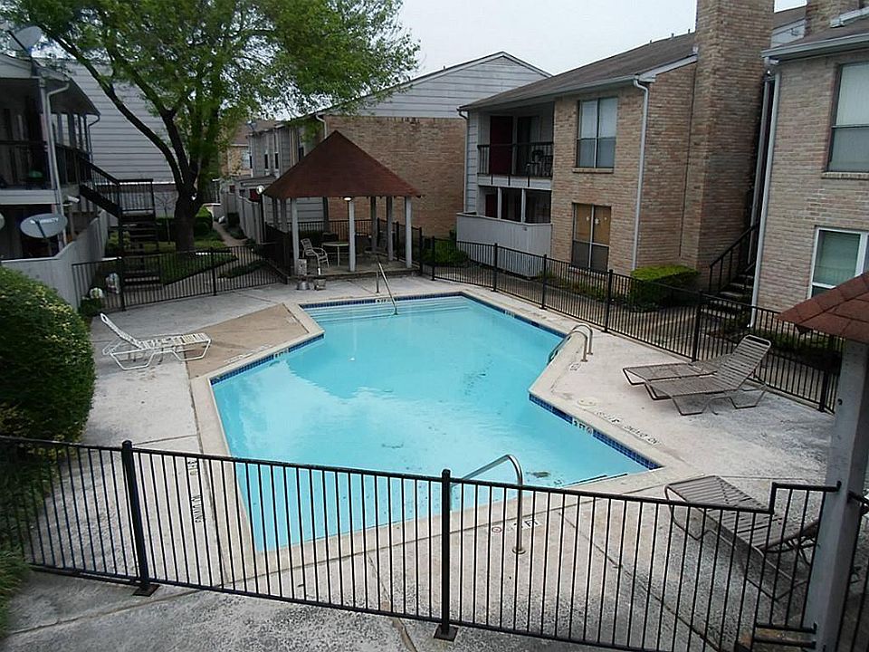 1st image of 2120 Wilcrest Dr APT 125