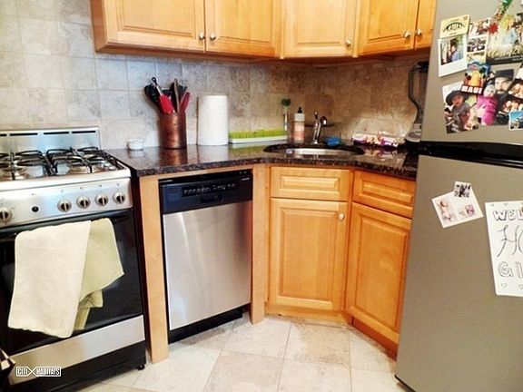 3rd image of 316 W 75th St APT 3B