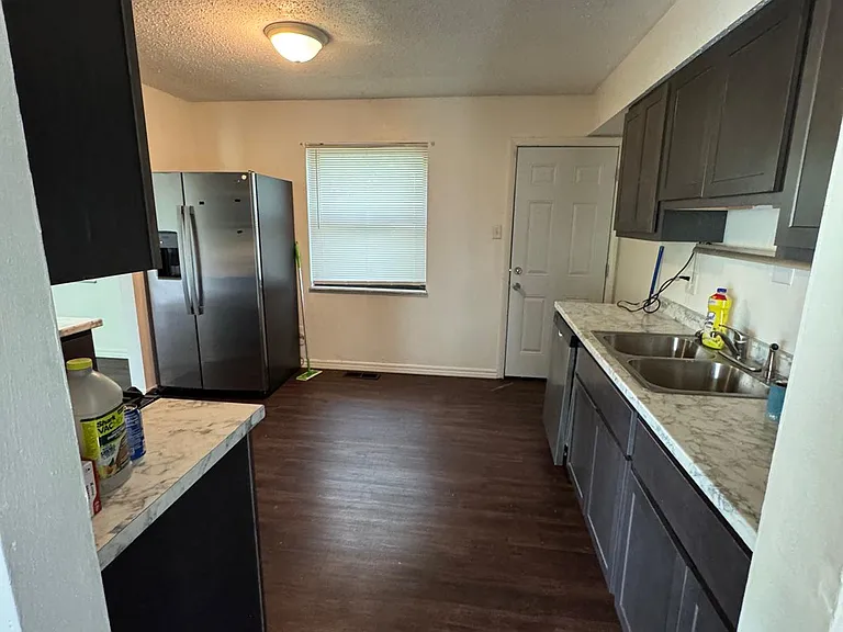 304 Rebecca Dr — Photo 8