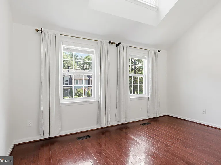 9504 Dunbrook Ct — Photo 9