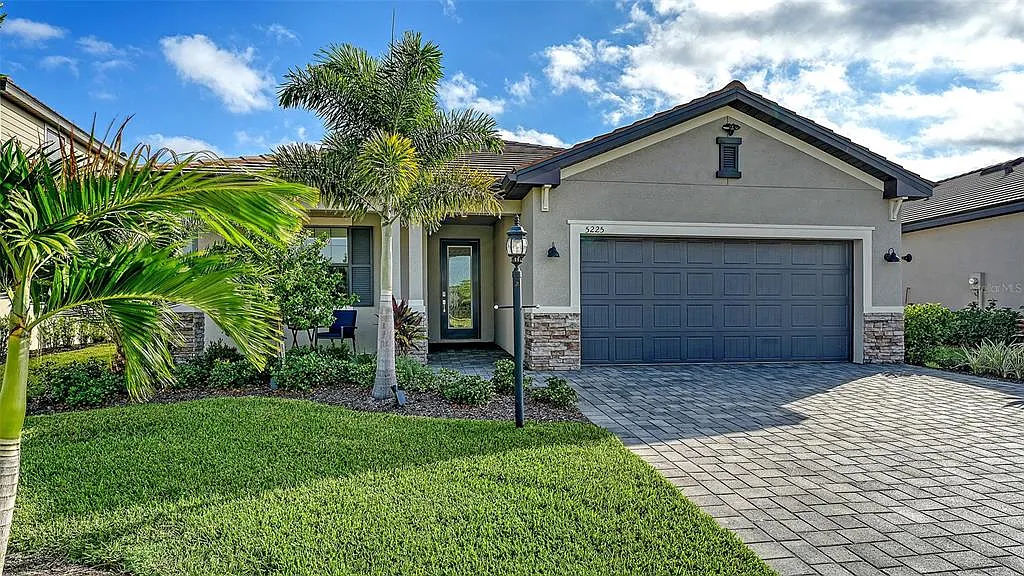 3 bed, 3.0 bath, 1849 sqft, $5,000 — Photo 3