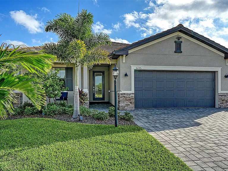 5225 Blue Crush St — Photo 3