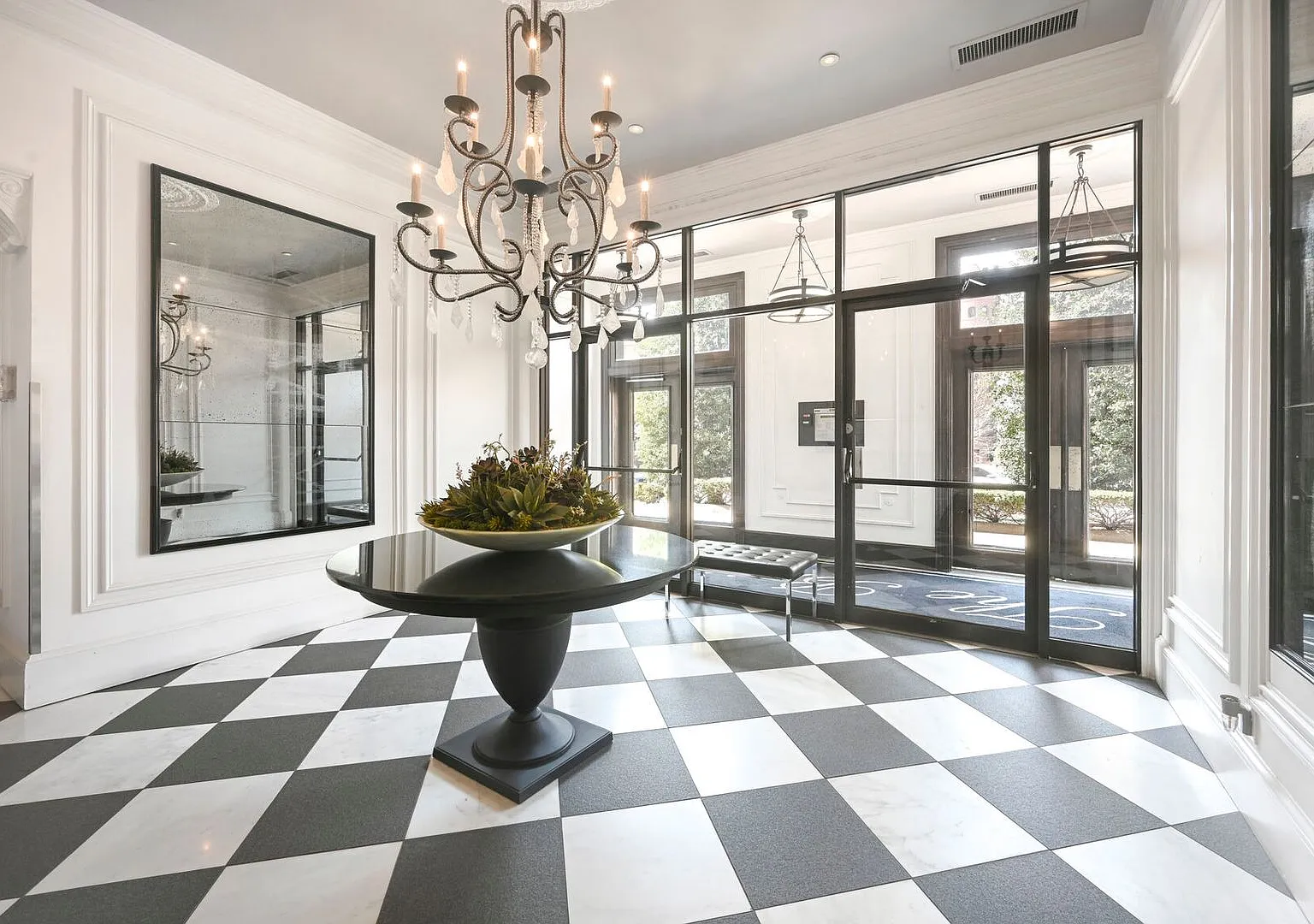 Dual-Entry Designer 2BR | In-Unit W/D | Pet Friendly & Parkside! Available now! — Photo 2