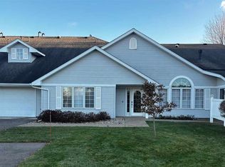 1212 Pine Pointe Curv, Saint Peter, MN 56082
