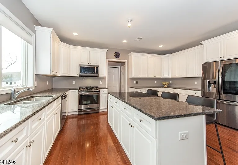 18 Puddingstone Rd — Photo 7