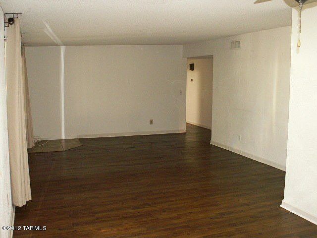 1st image of 926 S Desert Steppes Dr