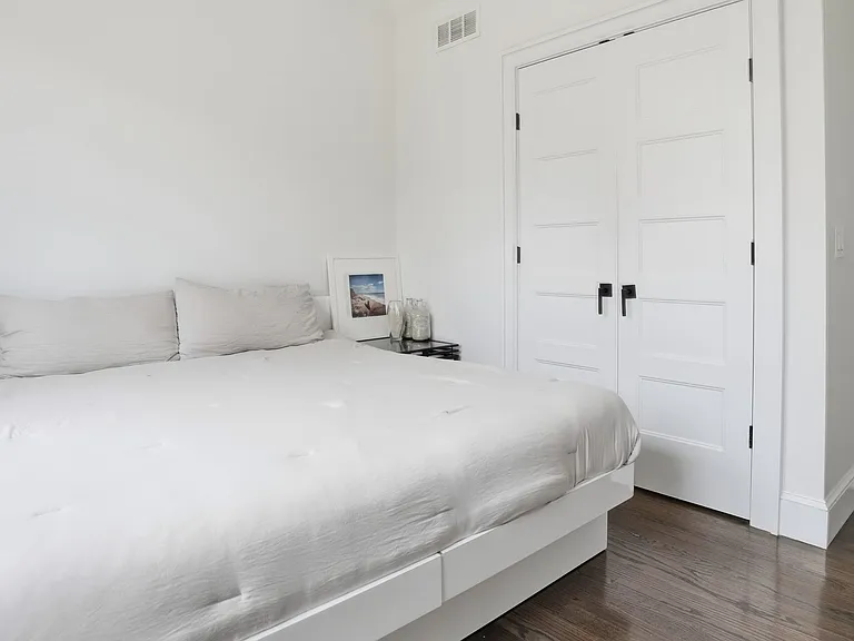 420 Maple Ave S — Photo 13