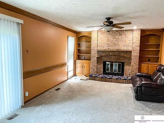 3rd image of 10418 Adams Dr