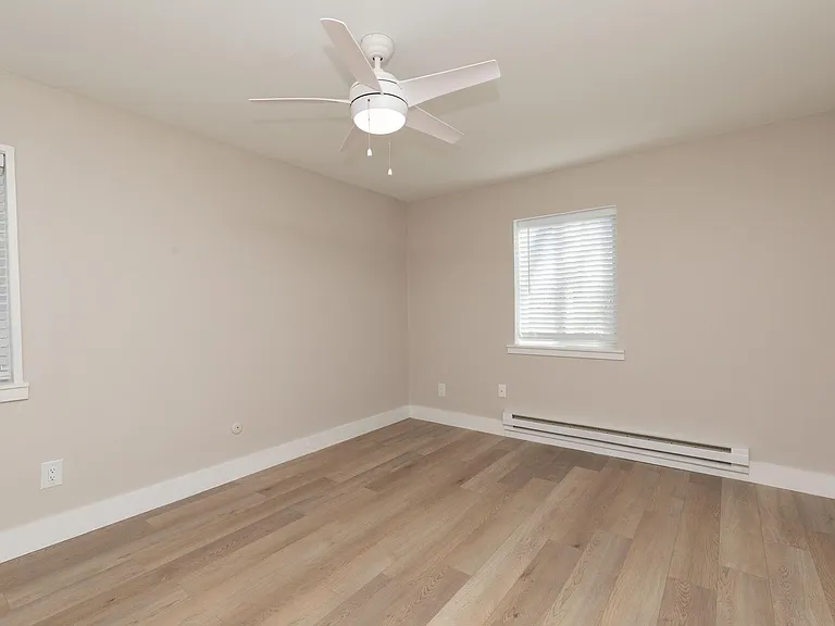 Laura Lane Apartments — Photo 59