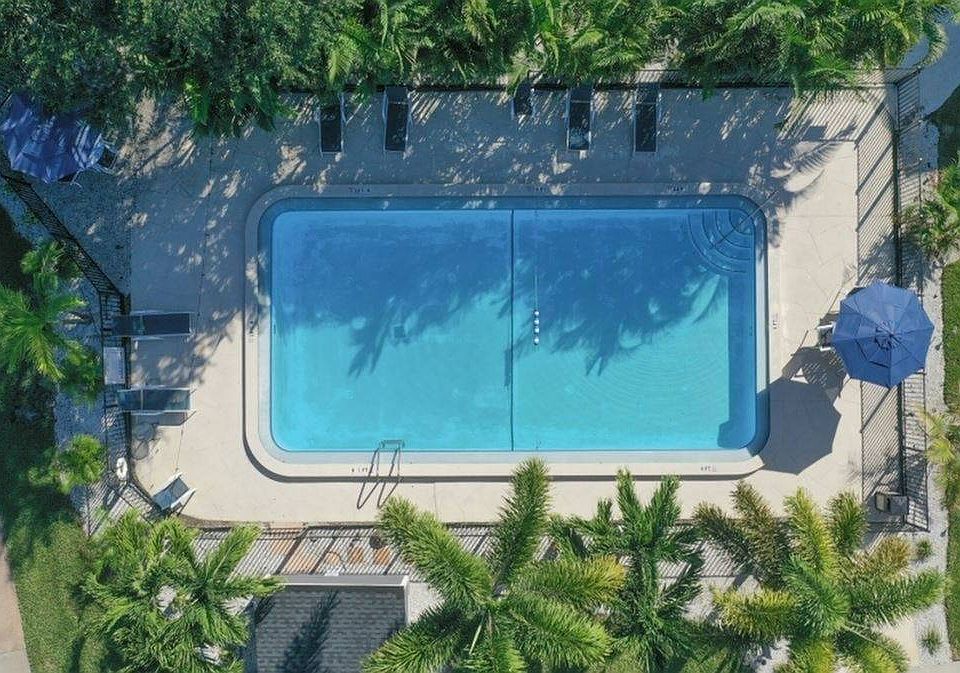 Pool and Sun Deck
