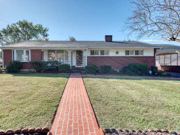 1262 Culbert Dr, Marion, VA 24354