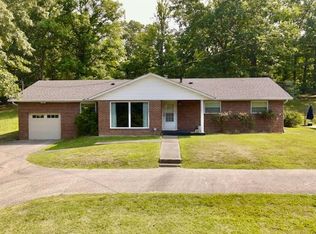 621 Kenwood Dr, Russell, KY 41169