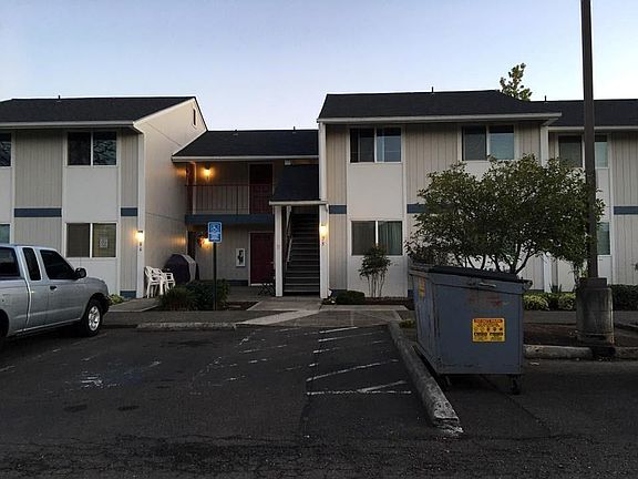 4th image of 2649 Warner Ave W
