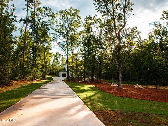 3rd image of 934 Faribourne Drive