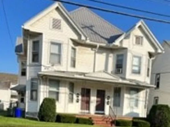 421 W King St, Shippensburg, PA 17257