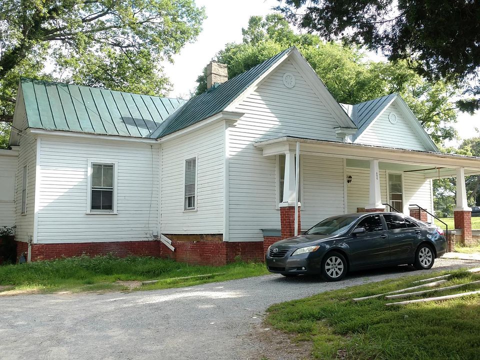 1st image of 326 3rd Ave