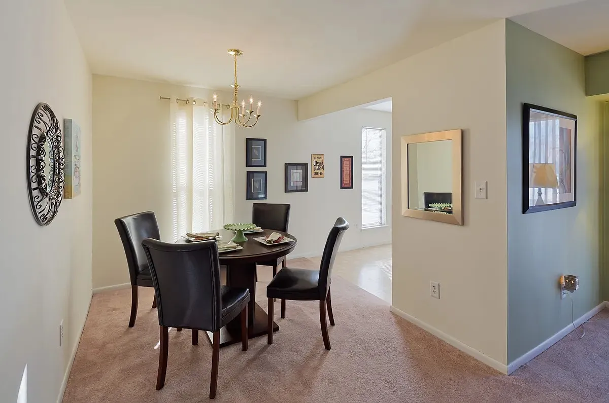 Kingswick Apartments — Photo 1