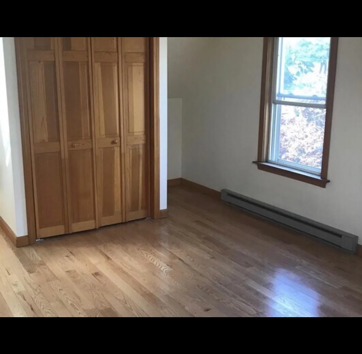 4 bed, 2.5 bath, 2000 sqft, $1,350 — Photo 2