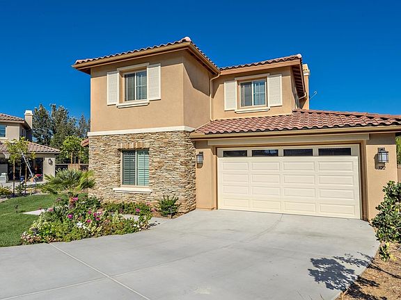 2nd image of 322 Smiliana Ln