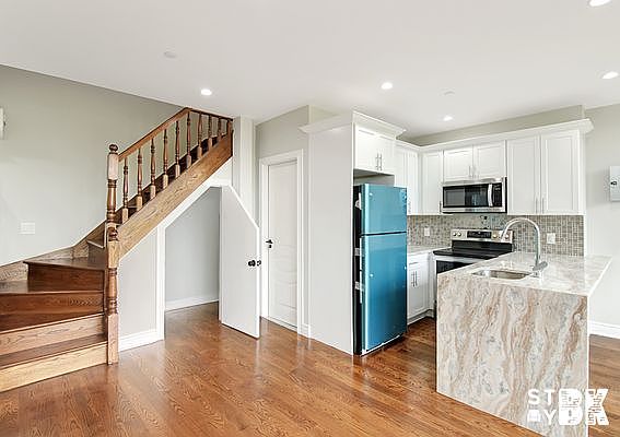 4th image of 954 Herkimer St #3R