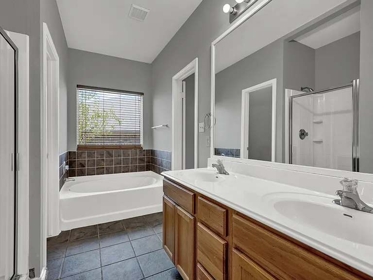 400 Summer Dr — Photo 20