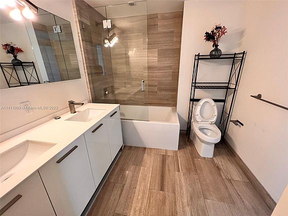 5th image of 1300 Brickell Bay Dr APT 2005