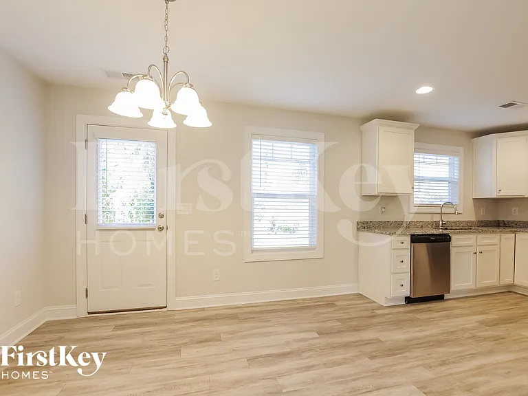 6631 Rockwell Blvd W — Photo 5